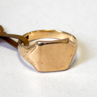 9ct Gold gents Signet ring