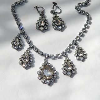 1950's Tear drop diamantee necklace and earring set