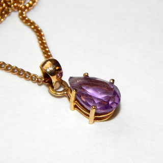 9ct Gold Tear drop Amethyst pendant and chain