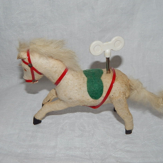Wind up VIBRATING toy horse
