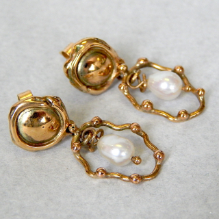 Pair of BESPOKE Martin White 9ct Gold and Pearl earrings