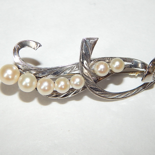 Sterling Silver Stylised Brooch with Cultured Pearls