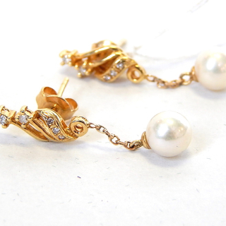 18ct gold Cultured Pearl and Diamond drop EARRINGS
