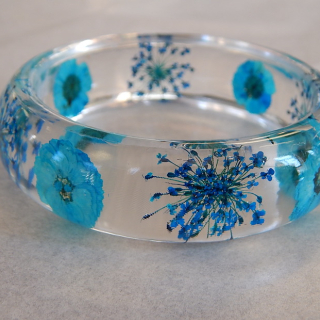 Pretty Acrylic Bangle with Pressed Flowers