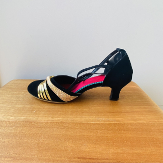 Black and Gold Size 38 Shoes