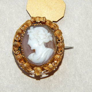 Small Antique Gold , Cameo brooch