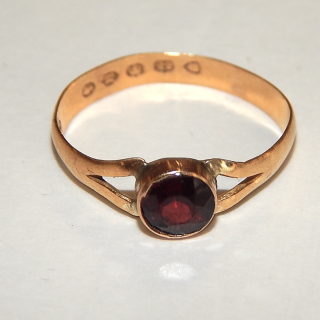 Antique 22ct Gold and Garnet Ring. Sheffield 1851