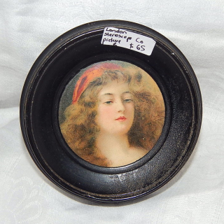 Antique round Stereoscopic picture. Lady Red hat
