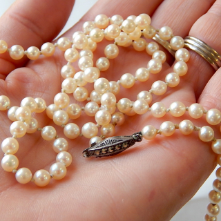 68cm long Cultured Pearl necklace