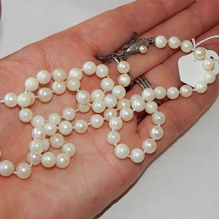 5.5-6mm White Cultured Pearl Necklace. 52cm Length