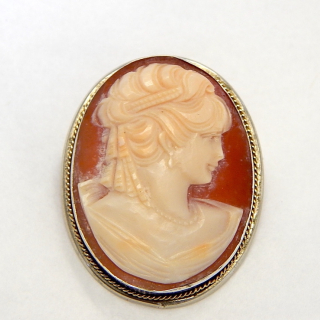 .80 Silver and Cameo European brooch Pendant