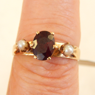 9ct Gold Garnet and Cultured Pearl dress ring
