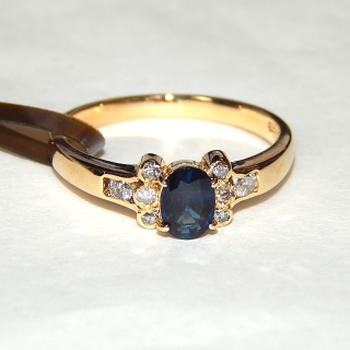 14ct Gold Stunning Sapphire and Diamond ring