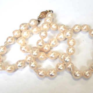 Natural Fresh Water Baroque Pearl Necklace