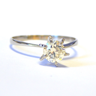 WOW Stunning Diamond Solitaire Ring