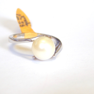 14ct White Gold Cultured Pearl Ring
