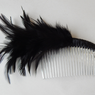 Black feather hair comb