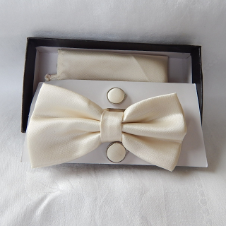 Ivory coloured Bow Tie, Pocket Square and Cuff link set